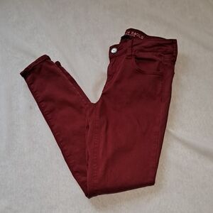 American Eagle Outfitters AEO Sateen Super Stretch Jegging. Red. Size 6.